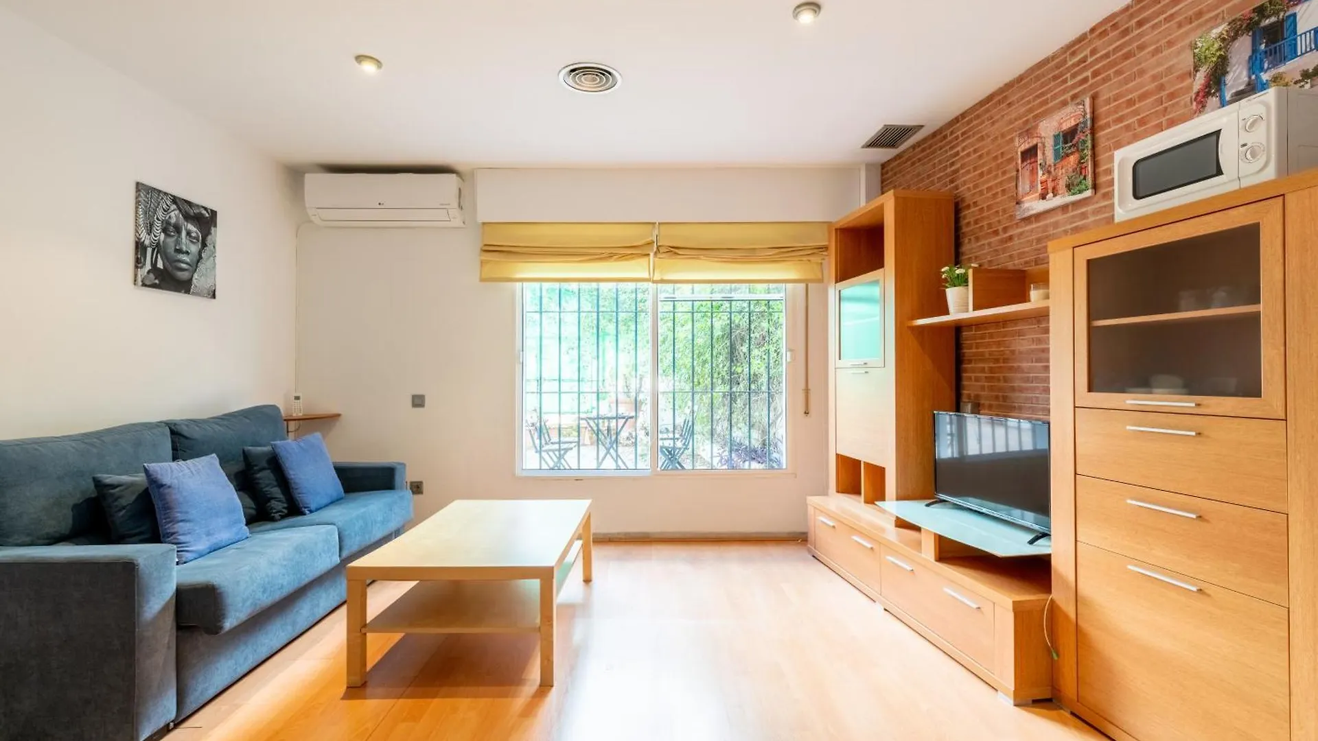 Holi-Rent Esperanza Apartment Seville